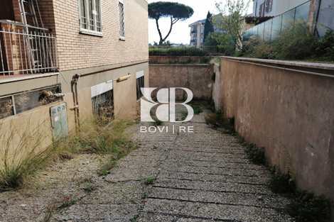 Locale commerciale in affitto, Torrevecchia